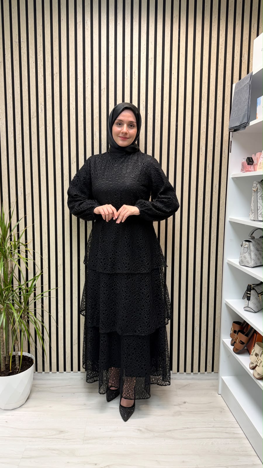 Leyla Dantel Detaylı Elbise