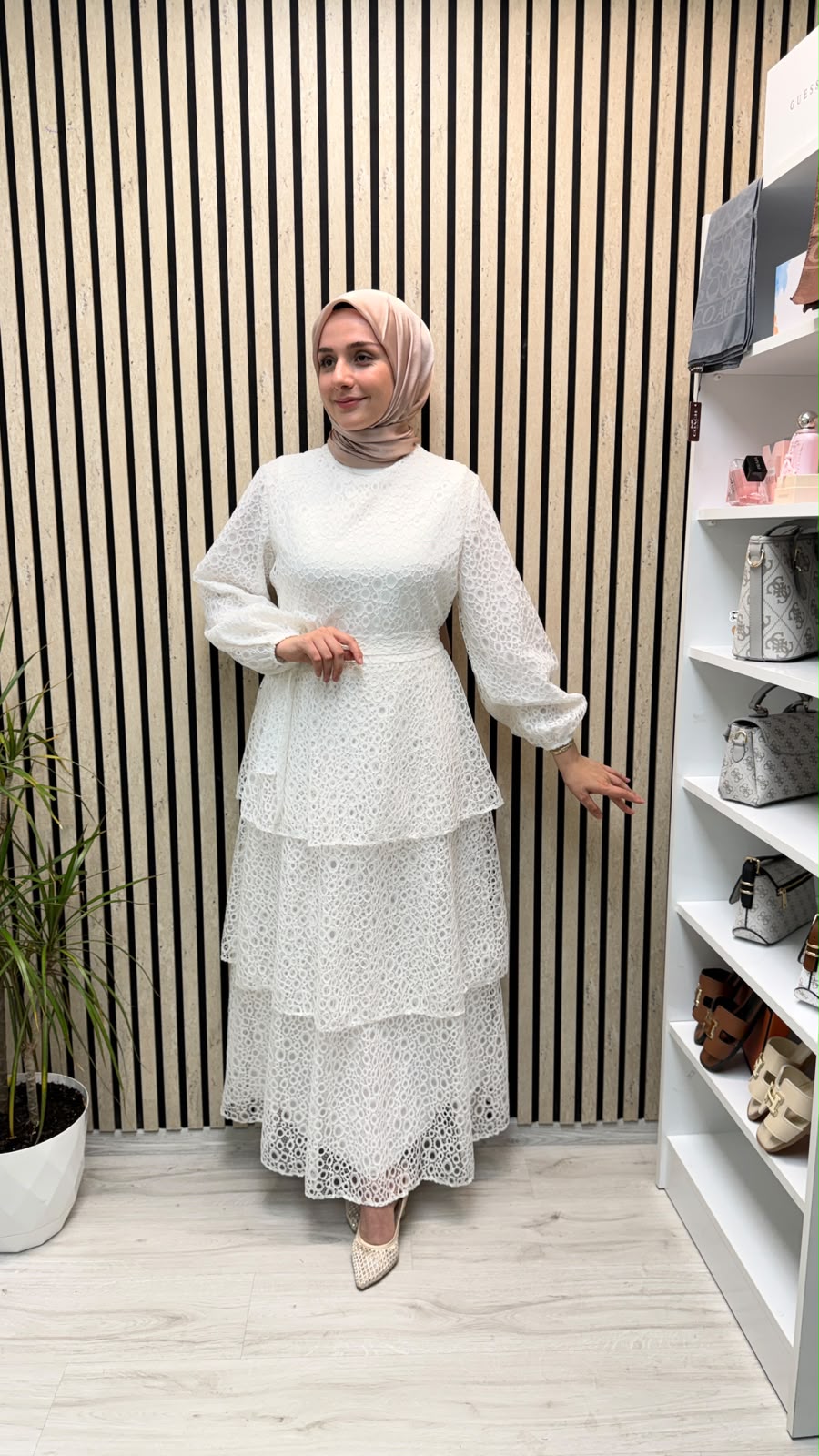 Leyla Dantel Detaylı Elbise